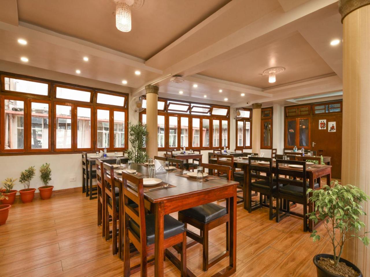 Hotel Indiana Shillong Buitenkant foto